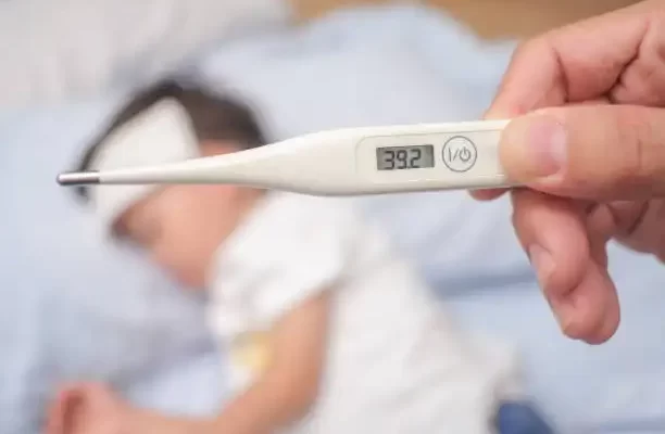 Температура у немовлят: норма, причини підвищення, лікування