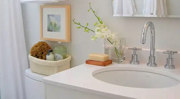 маленька ванна кімната