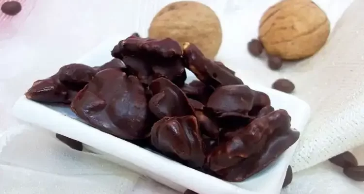 Шоколадні цукерки з горіхами
