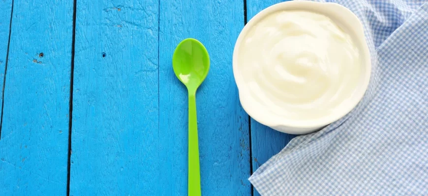 Як вивести пляму від йогурту
